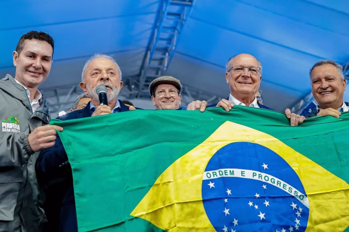 Cerimonia-de-anuncio-dos-projetos-habilitados-pelo-Novo-PAC-Selecoes-2025-Lula-e-autoridades--scaled (1)